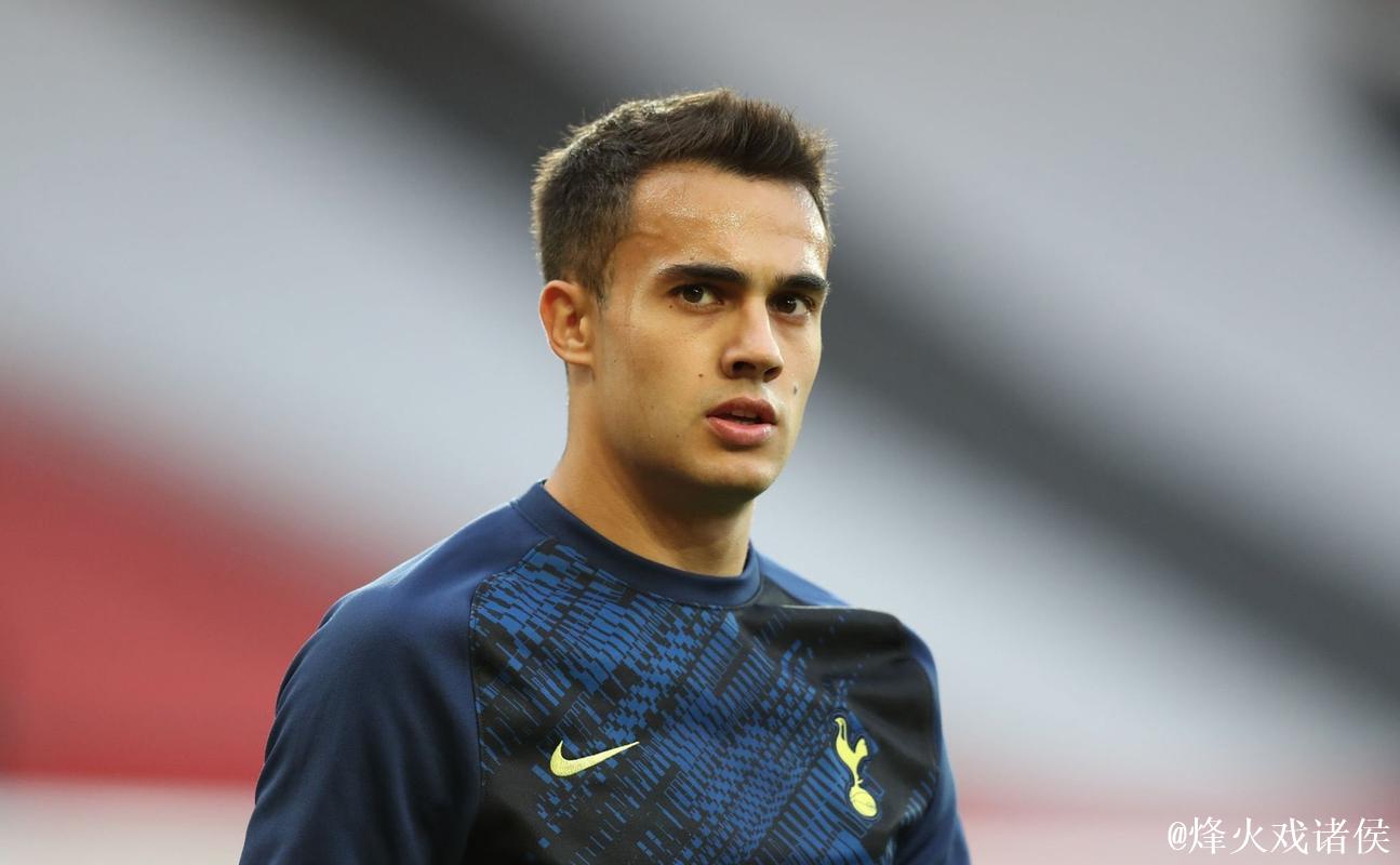 雷吉隆即将转会至迈阿密国际,记者透露。 雷吉隆即将转会至迈阿密国际,记者透露。